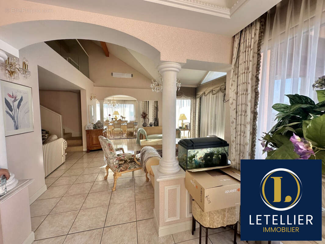 Appartement à PREVESSIN-MOENS