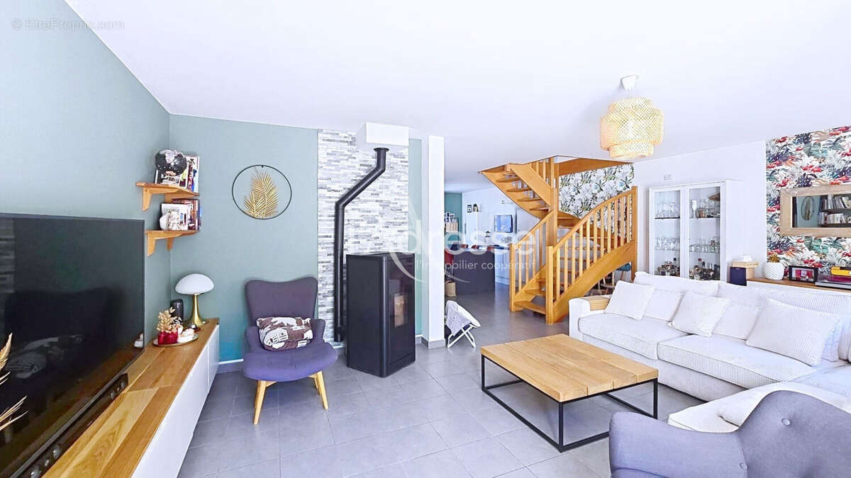 Maison à MAGNY-LE-HONGRE