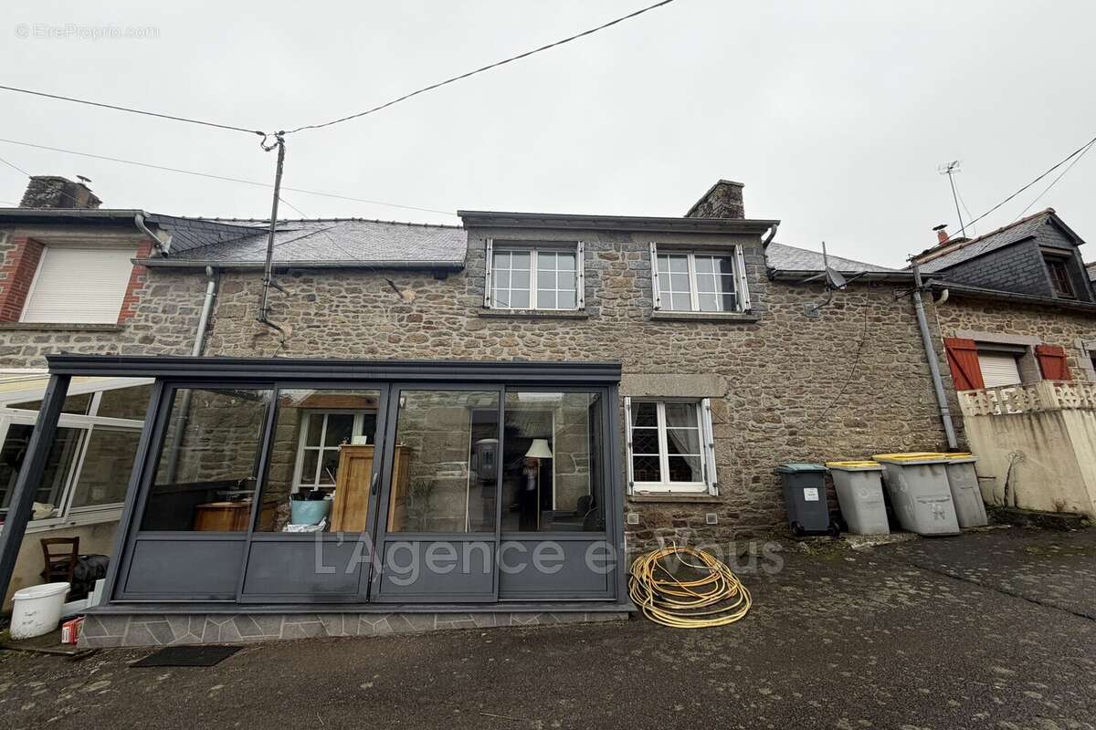 Maison à LE TRONCHET