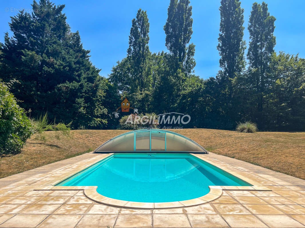 Propriété avec deux habitations et piscine - photo 26