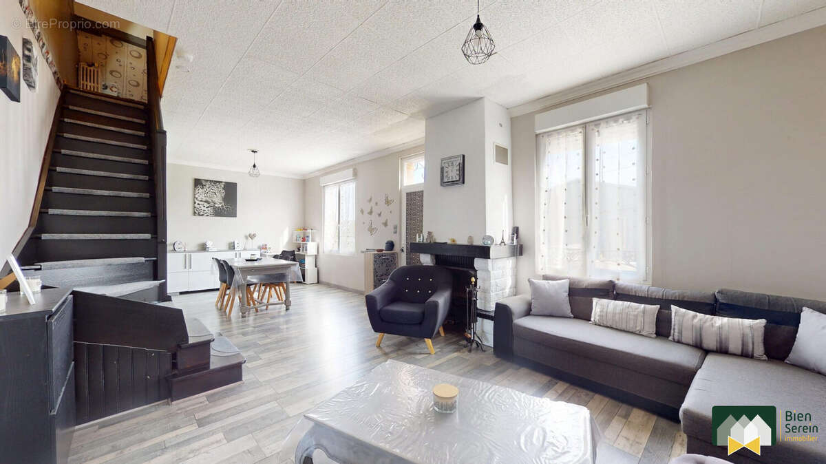 Maison à FRESNAY-LE-GILMERT