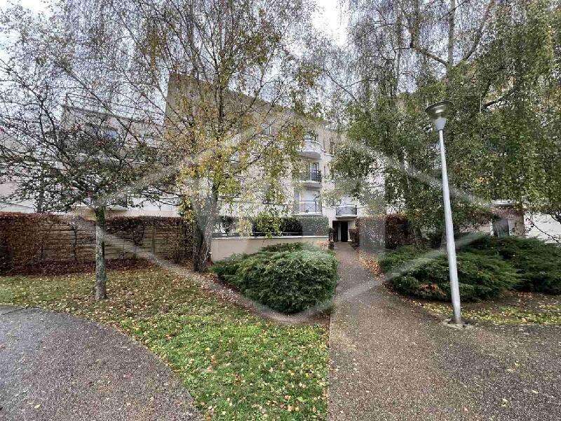 Appartement à MOISSY-CRAMAYEL