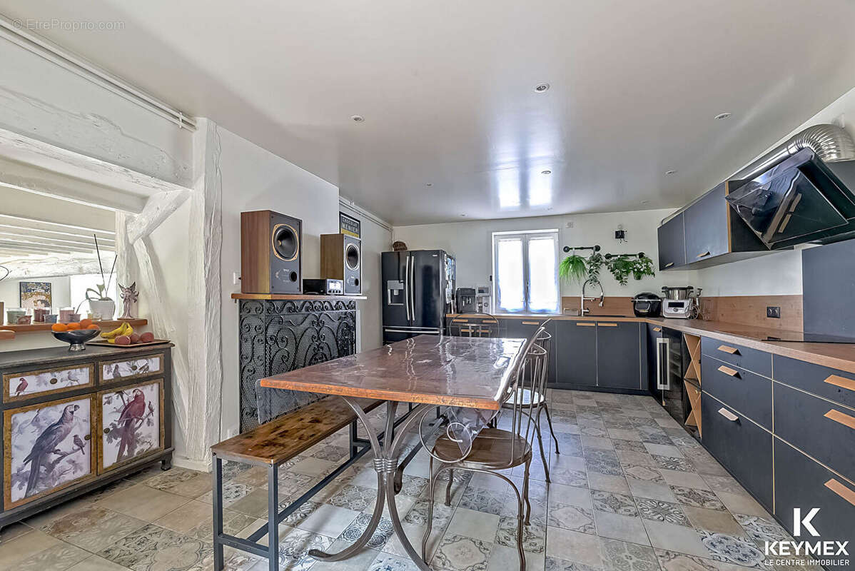 VENTE INTERACTIVE - Maison familiale lumineuse avec jardin - Champagne-sur-Oise (95660) - 179m² - 6 chambres - photo 5