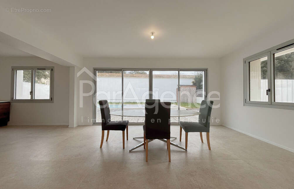 Maison à VAUX-SUR-MER