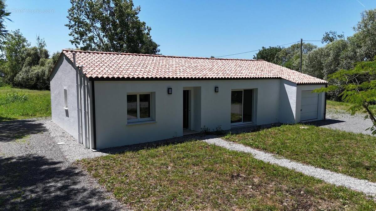 Photo 1 - Maison à LE PERRIER