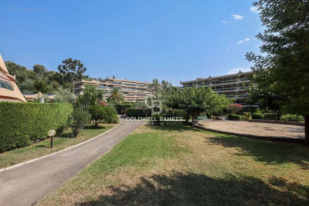 Appartement à MANDELIEU-LA-NAPOULE