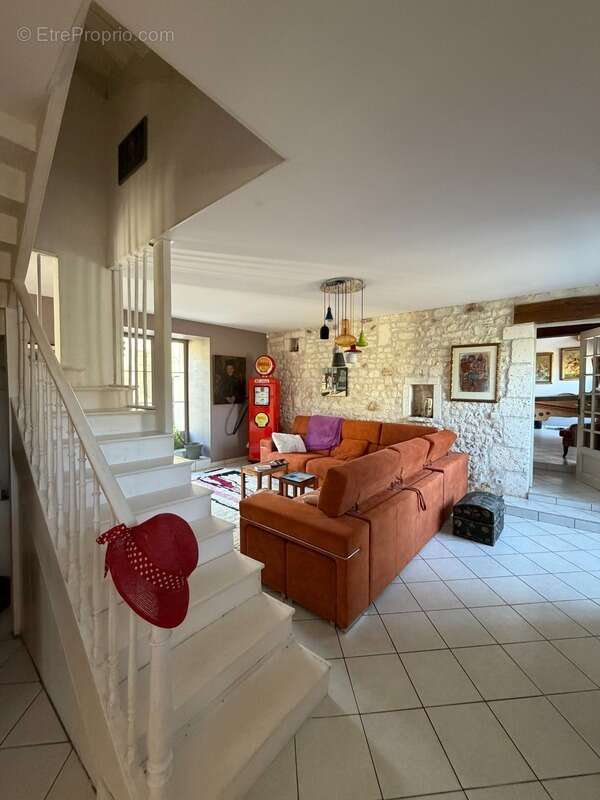 Maison à CHARRAS