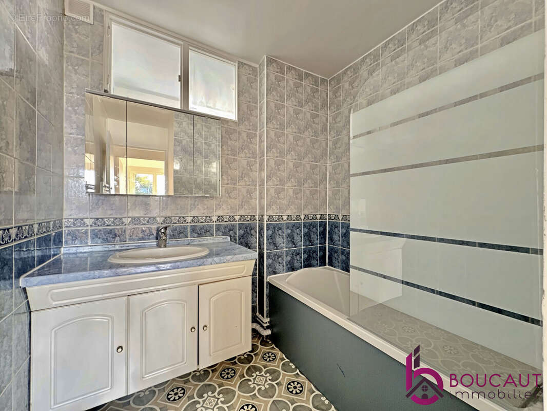 Appartement à LE PLESSIS-ROBINSON
