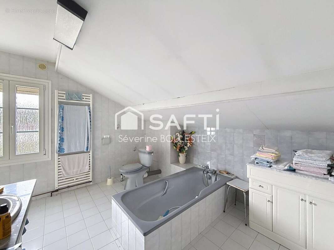 Photo 8 - Maison à RUELLE-SUR-TOUVRE