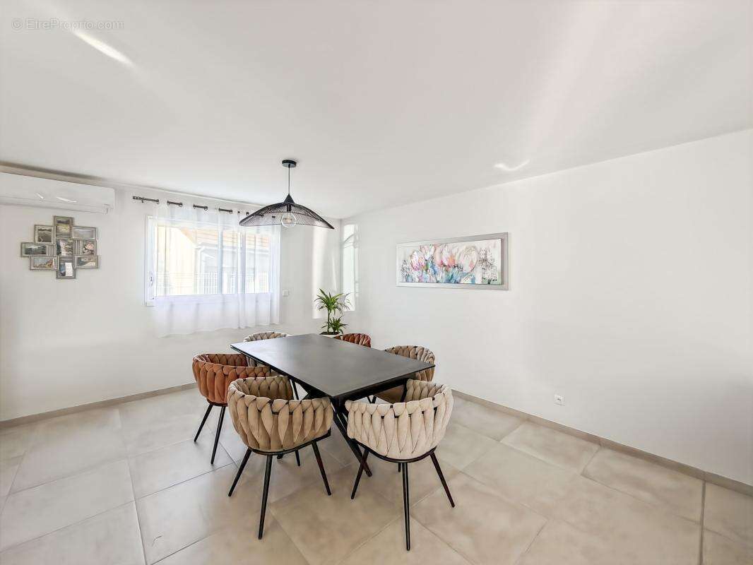 Marcilly-en-Villette – Maison de plain-pied 105 m² avec piscine couverte, jardin sans vis-à-vis et prestations soignées - photo 2