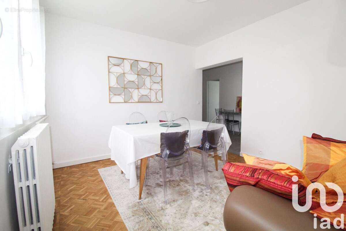 Photo 2 - Appartement à LE KREMLIN-BICETRE