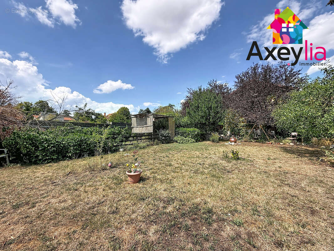 A vendre - riorges - maison avec deux chambres, garage et terrain clos - photo 14