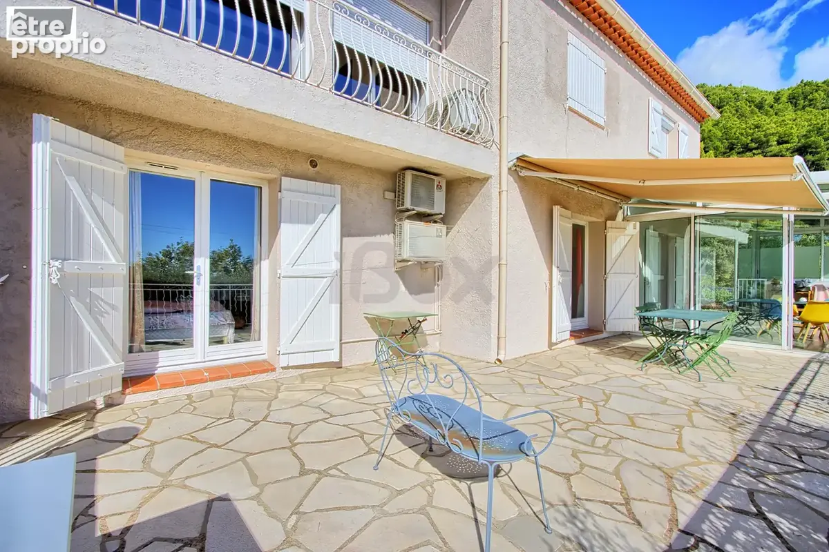 Toulon Faron : Magnifique propriété de 250m2 sur 14852 m2 de terrain avec vue panoramique mer - photo 6