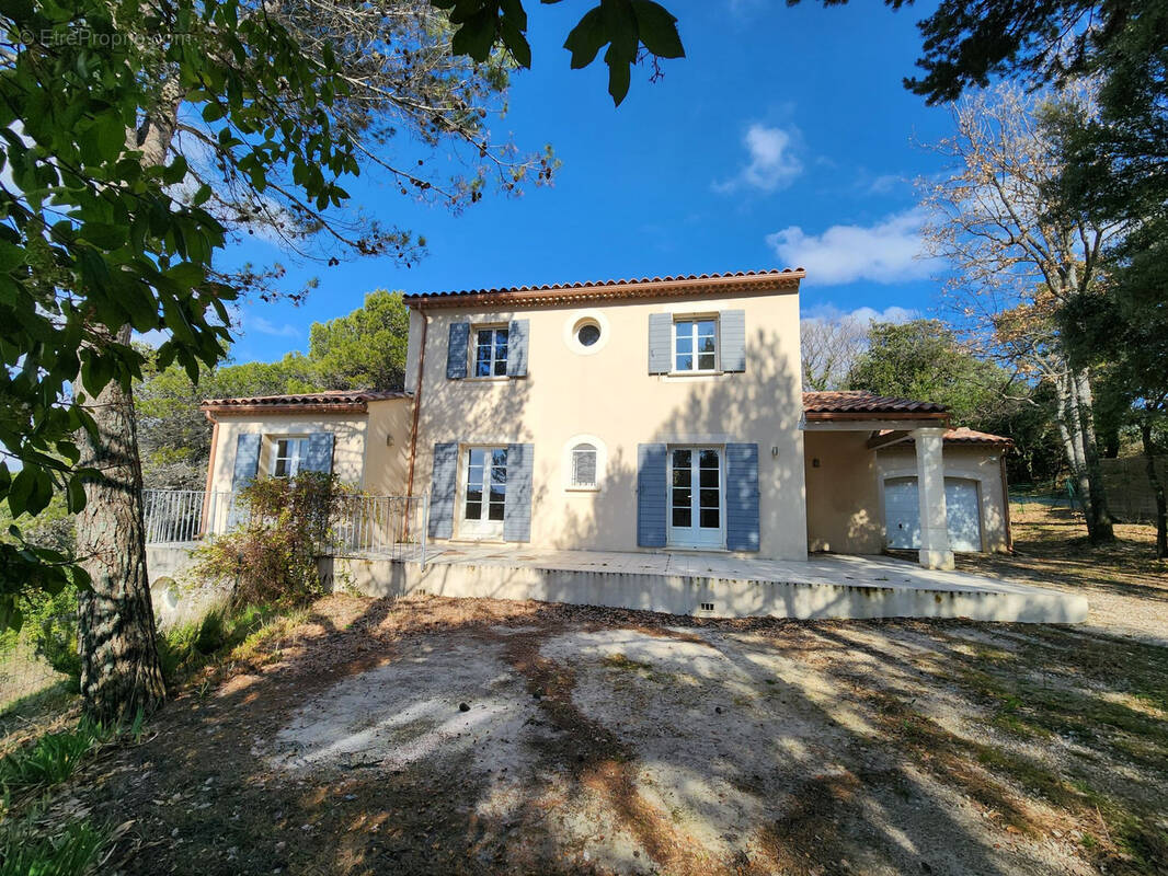 Maison à MERINDOL-LES-OLIVIERS