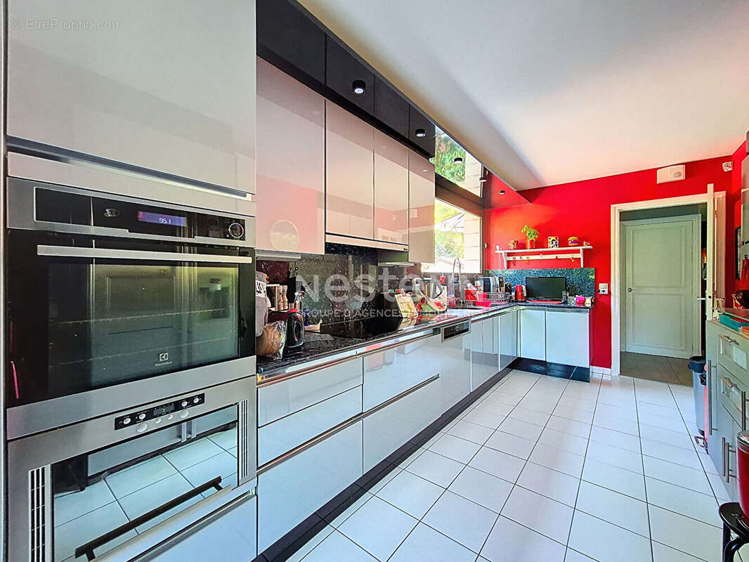 Maison Lamorlaye 7 pièce(s) 226 m2, parc 4000 m² avec piscine chauffée - photo 9