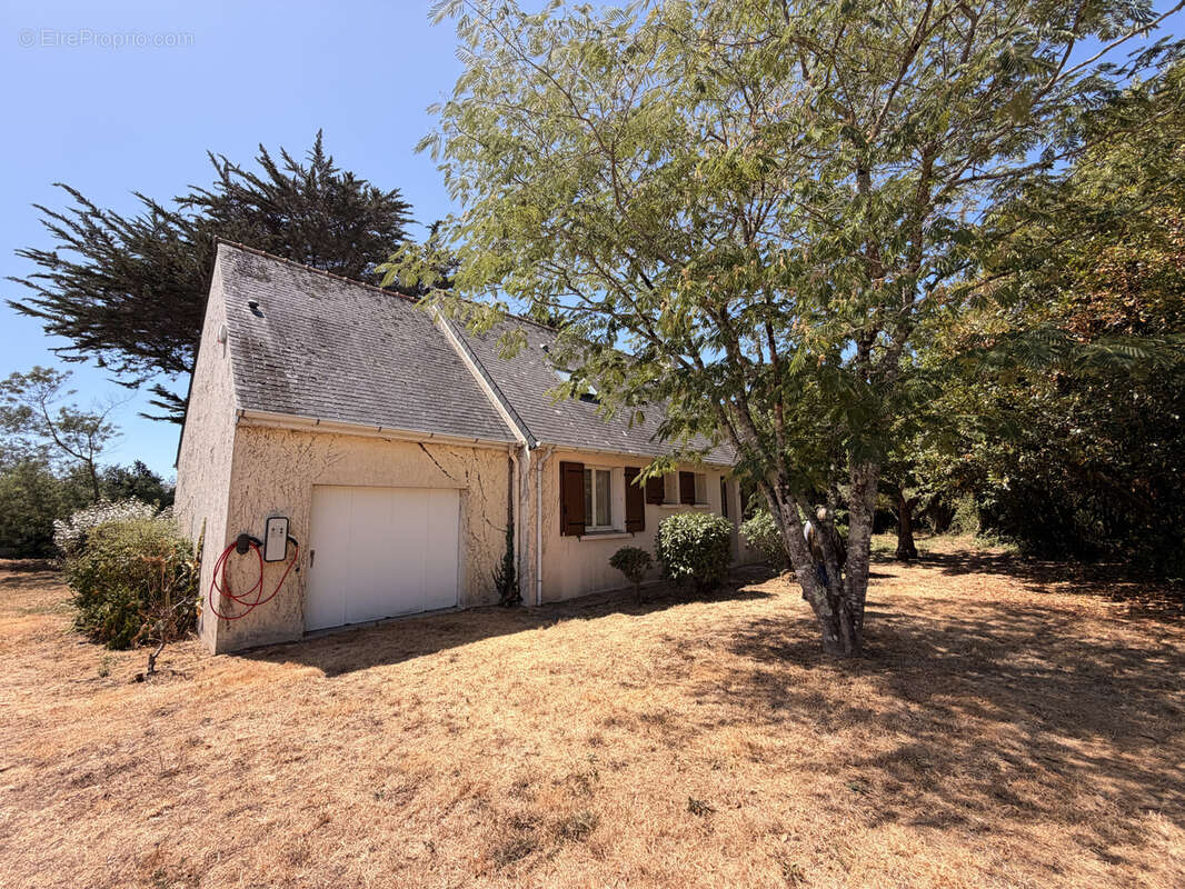 Maison a renover - terrain constructible - anse de kerpenhir - photo 9
