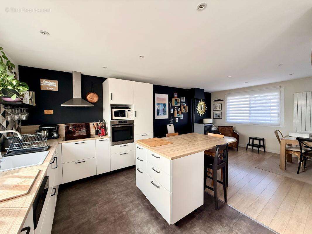 Maison à LEUDEVILLE