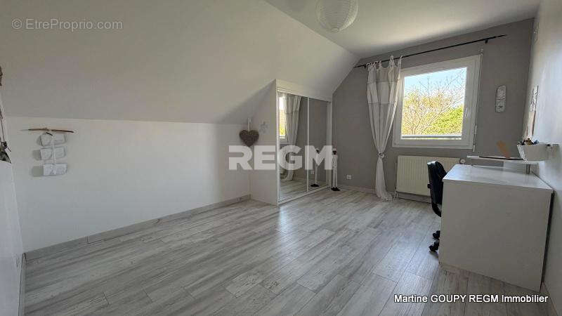 Maison à LA CHAPELLE-SAINT-MESMIN
