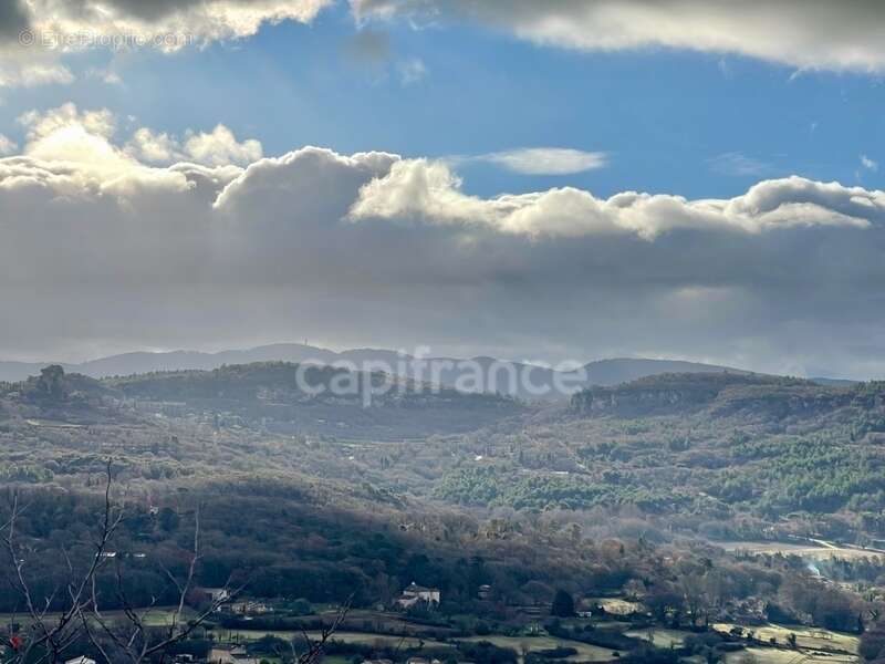 Terrain à APT