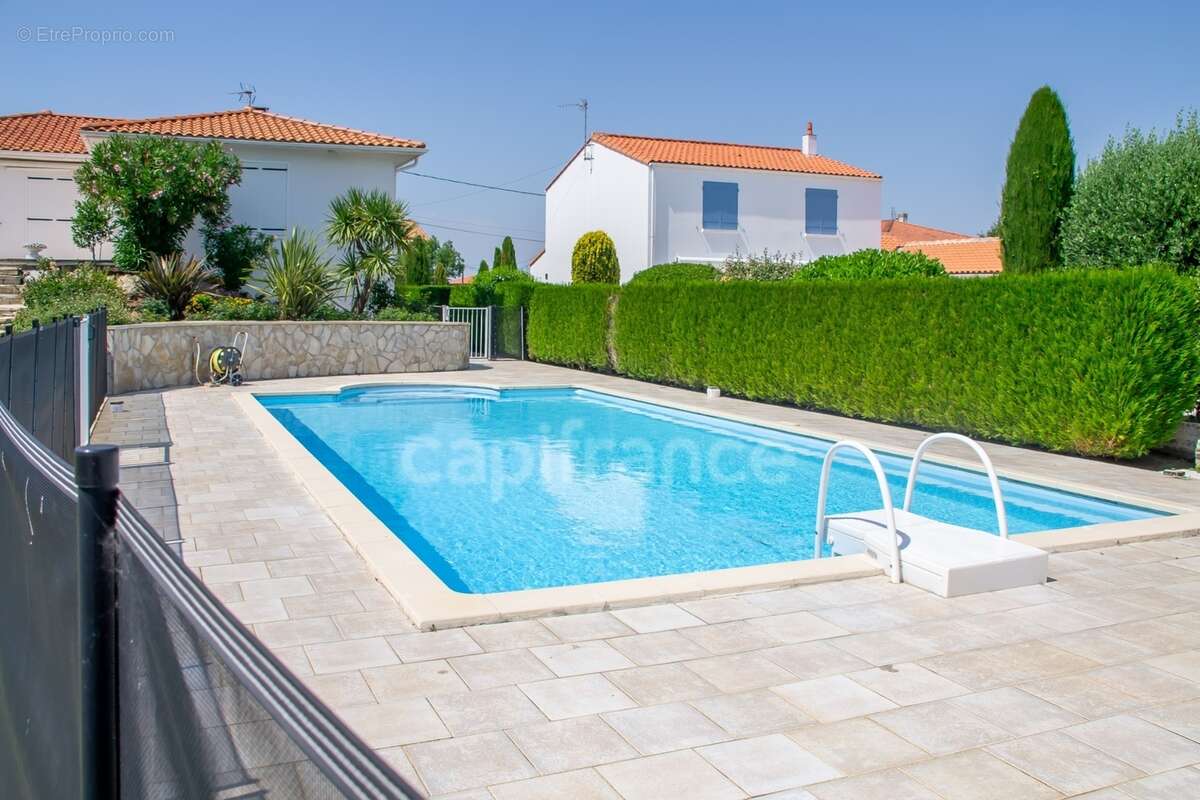 Vaux-sur-mer – maison 160 m² avec piscine, à proximité de pontaillac - photo 26