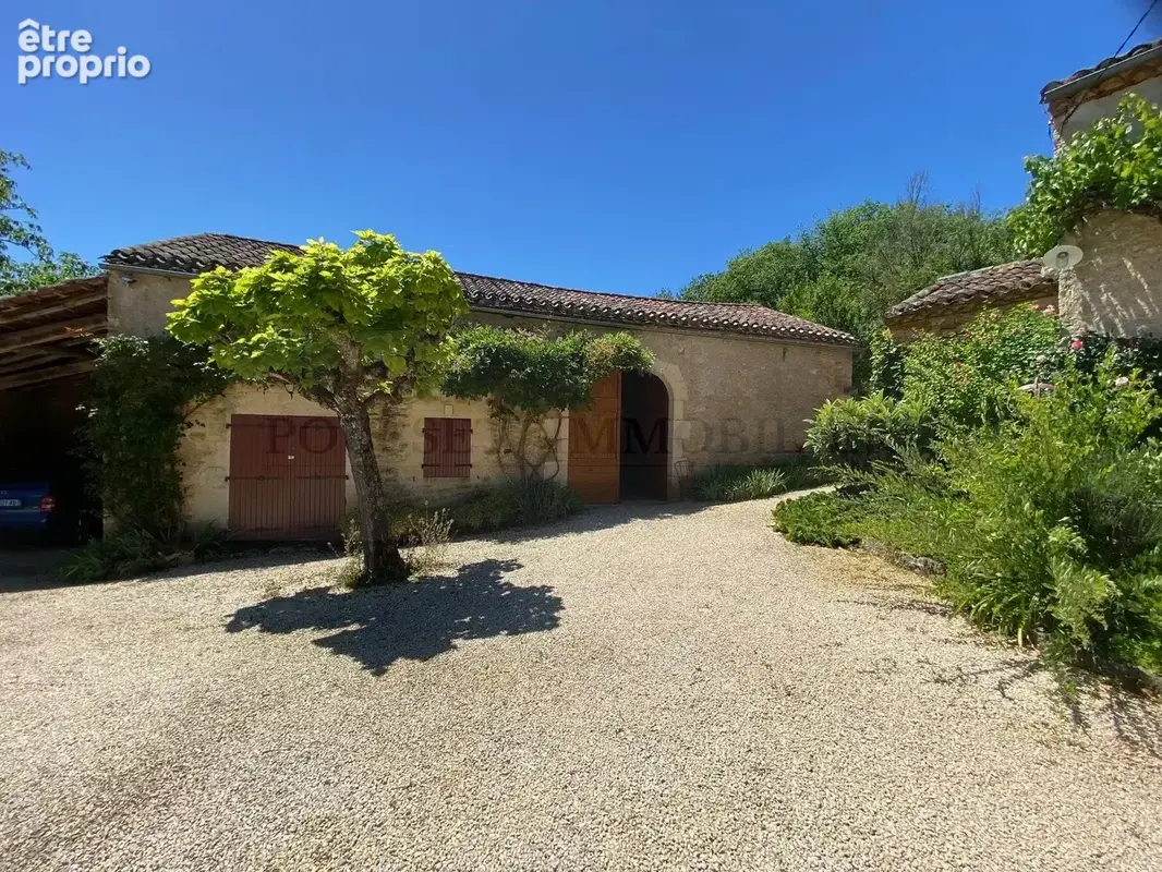 Superbe propriété en pierre avec gîte, piscine et dépendances au cœur de la vallée du Lot - photo 4