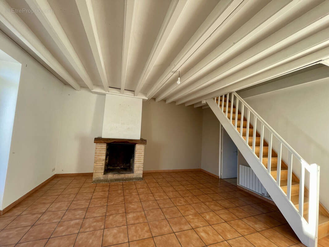 Maison à SAINT-GERMAIN-D&#039;ESTEUIL