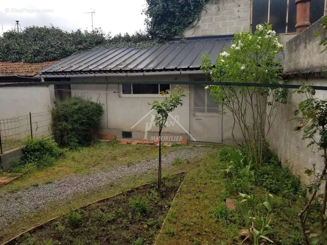 Maison à COSNE-D&#039;ALLIER