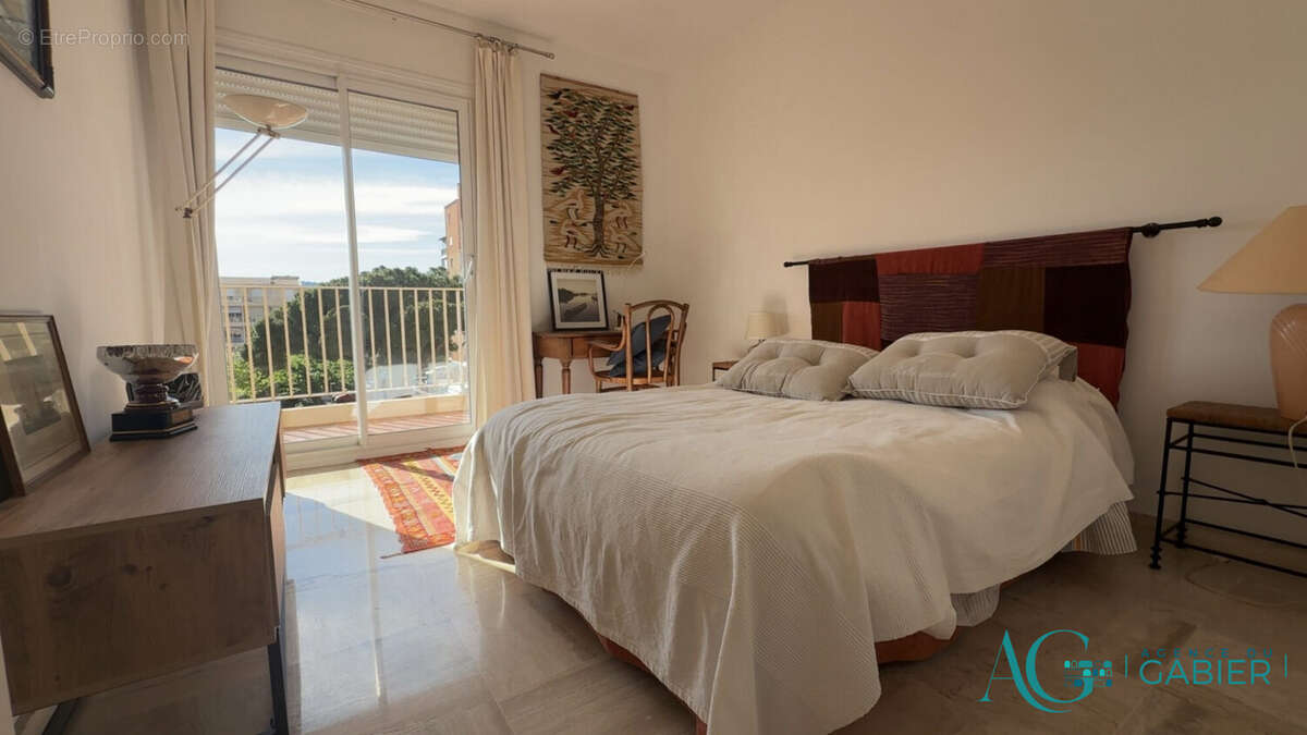 Appartement à HYERES