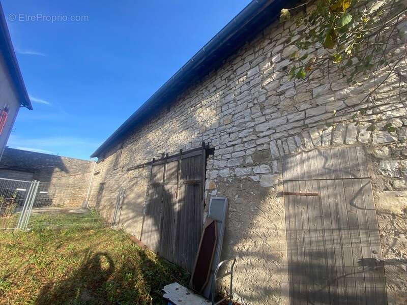 Appartement à NURIEUX-VOLOGNAT