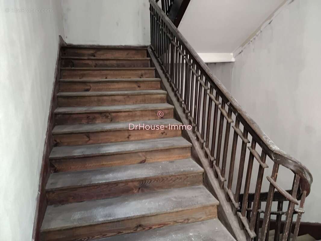 Appartement 380 m² à Villefranche-De-Rouergue  - photo 4