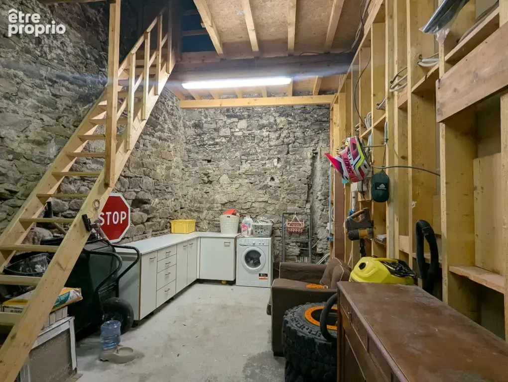 Maison de village 2 chambres et VASTE REMISE - photo 16
