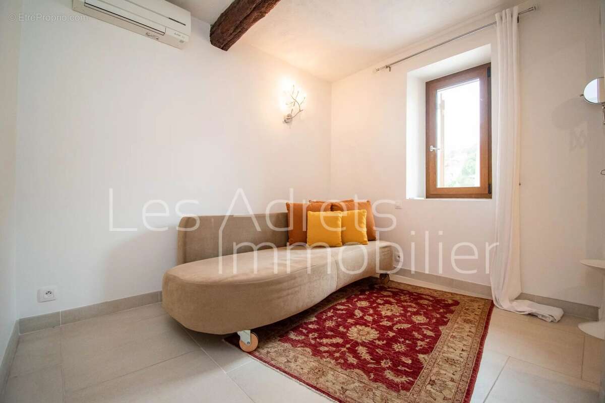 Maison à LES ADRETS-DE-L&#039;ESTEREL