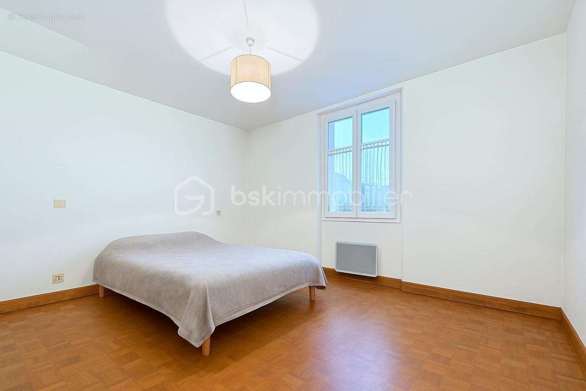 Maison à CHAMP-SUR-DRAC