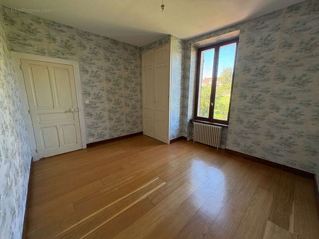 Maison à AIXE-SUR-VIENNE