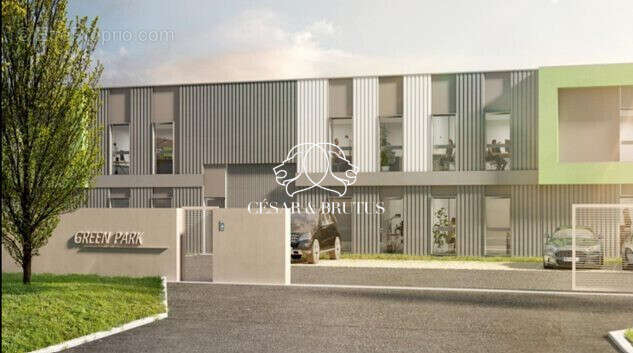 Commerce 222 m² à Villette-D'anthon  - photo 2