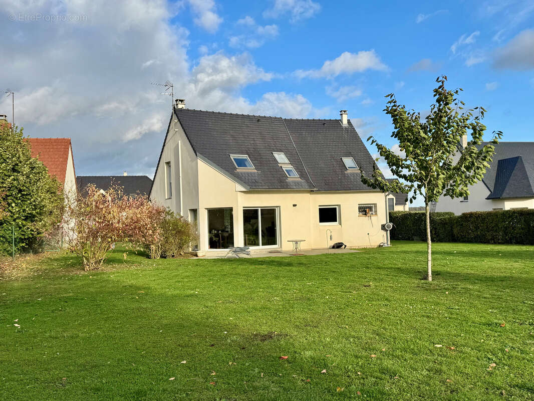 Maison à SAINS-EN-AMIENOIS