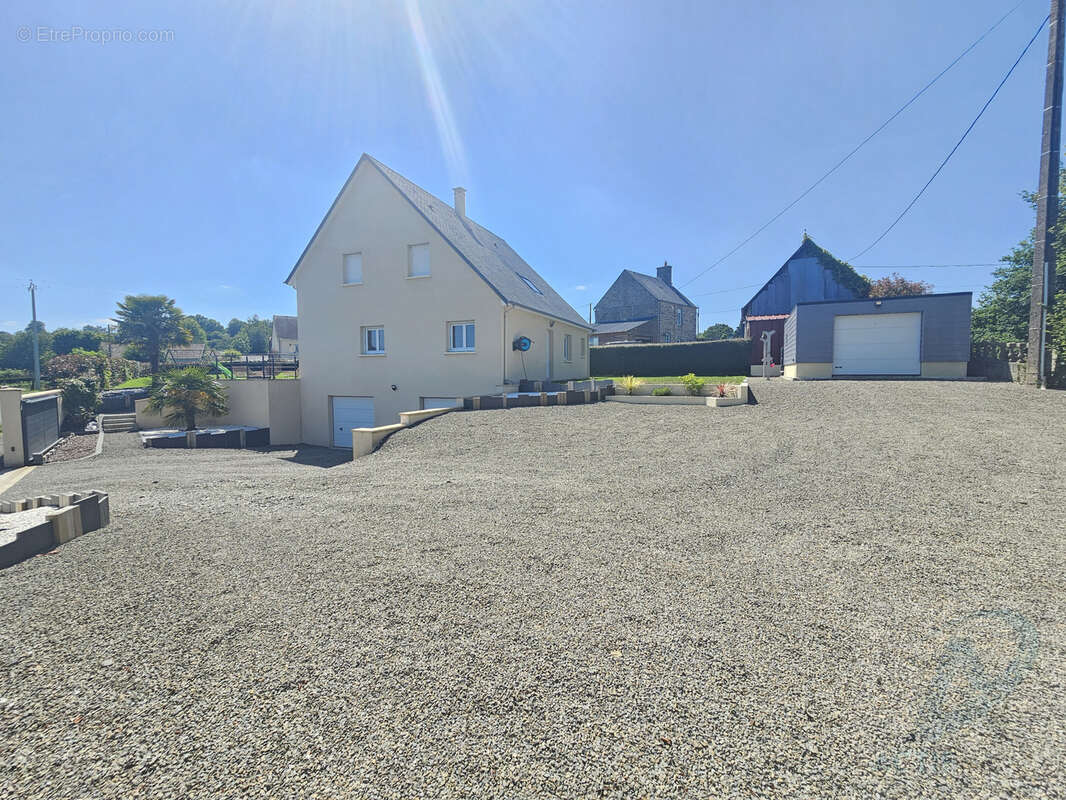Maison à LA CHAPELLE-BICHE