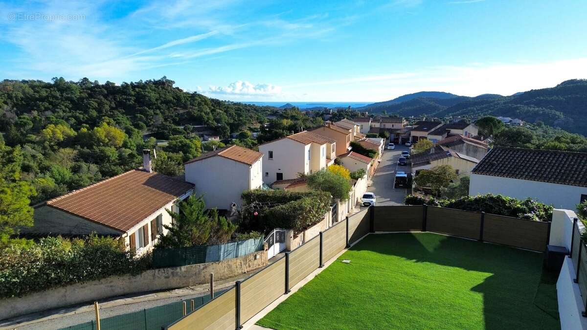 Maison à MANDELIEU-LA-NAPOULE