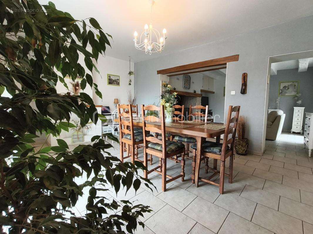 Maison à CAUMONT