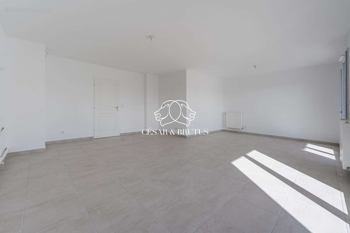 Appartement 80 m² à Meyzieu  - photo 7