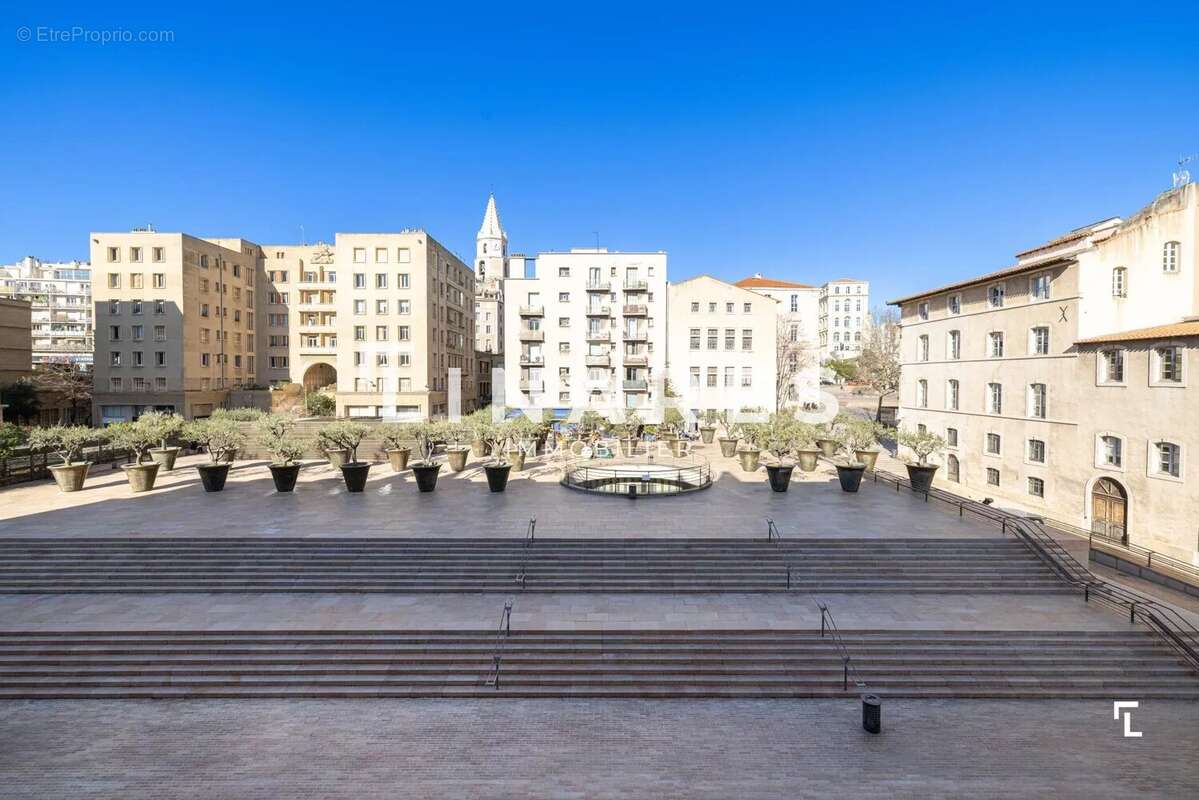 Appartement à MARSEILLE-2E