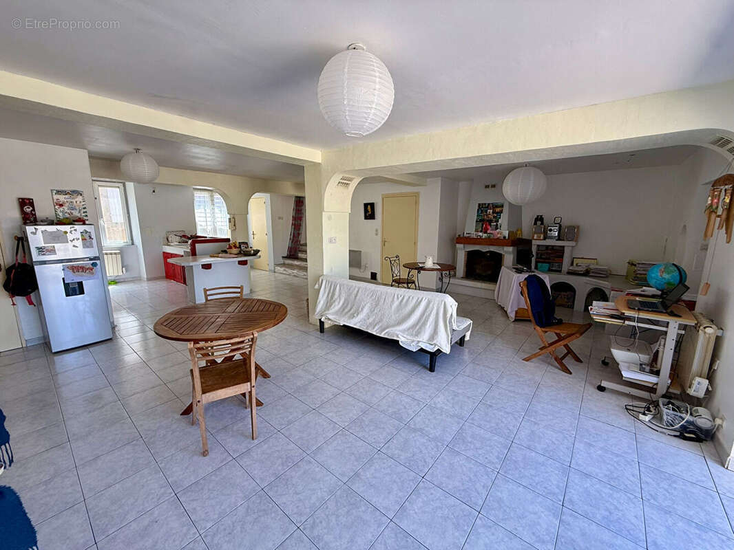 Maison de 198 m² avec deux logements distincts, terrasse, jardin et fort potentiel d'acquisition familiale ou patrimoniale - photo 7