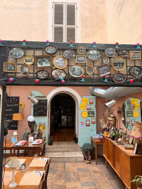 A vendre en semi-exclusivite fonds de commerce restaurant 75 m2 idealement situe  en zone franche au centre ville de toulon - photo 6