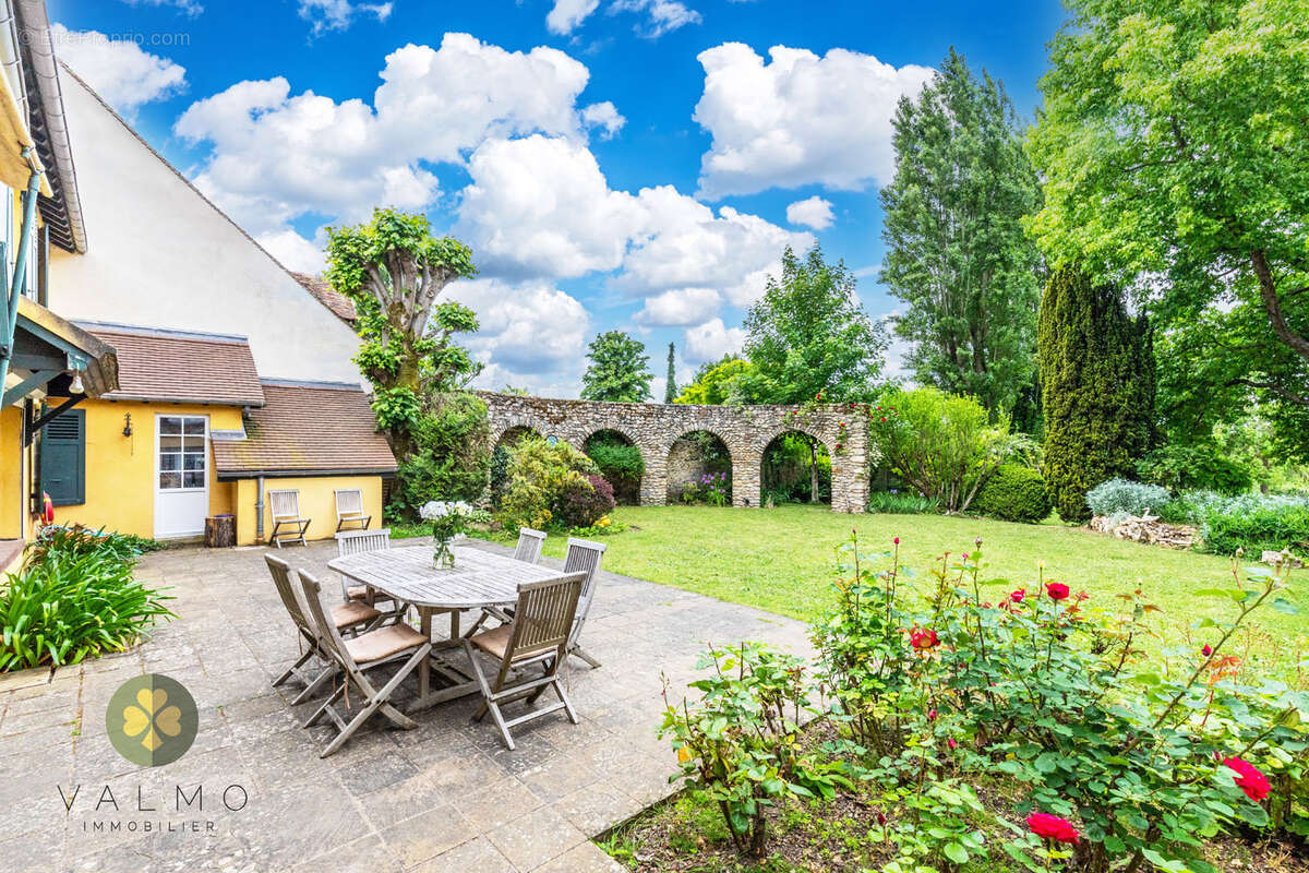 Maison à MONTFORT-L'AMAURY