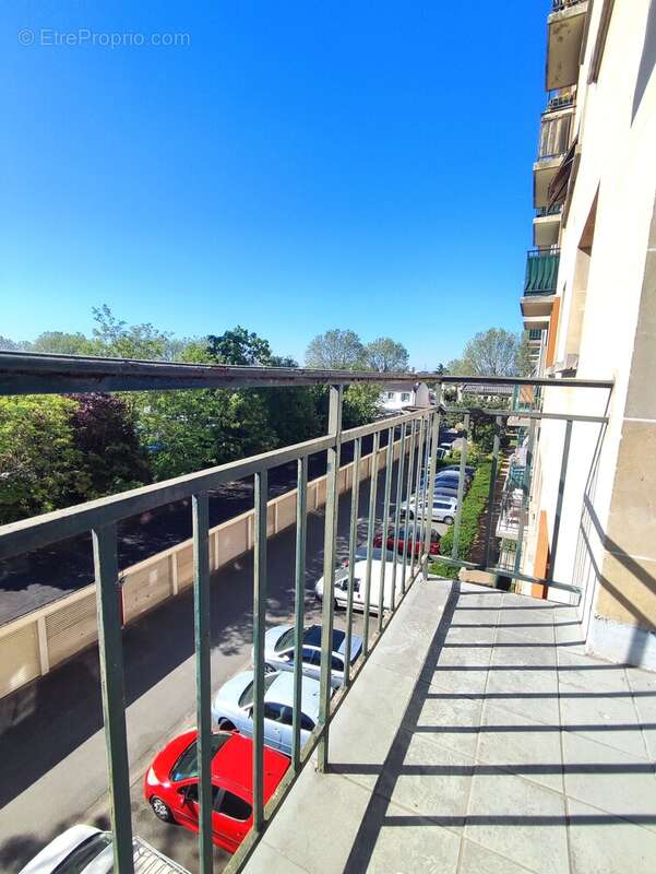 Appartement à VILLETANEUSE