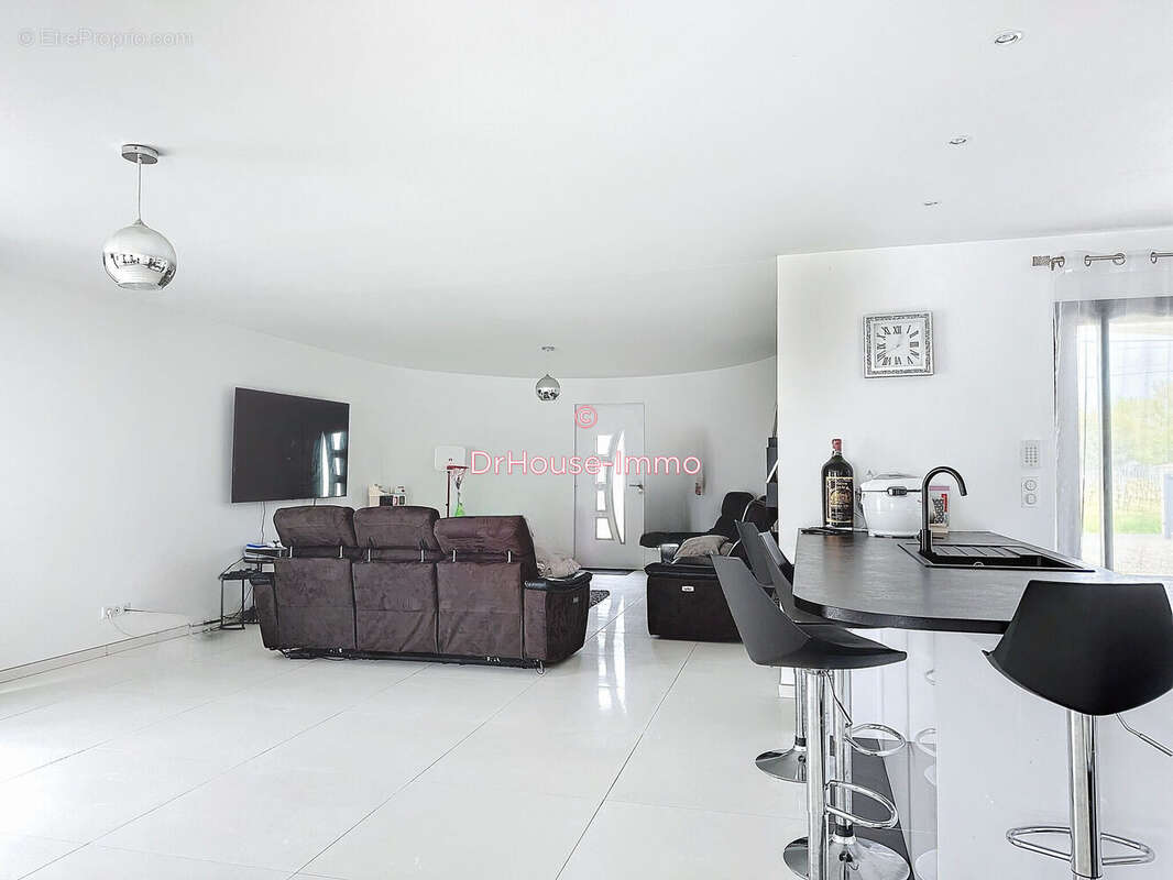 Maison à SAVIGNAC-DE-L&#039;ISLE