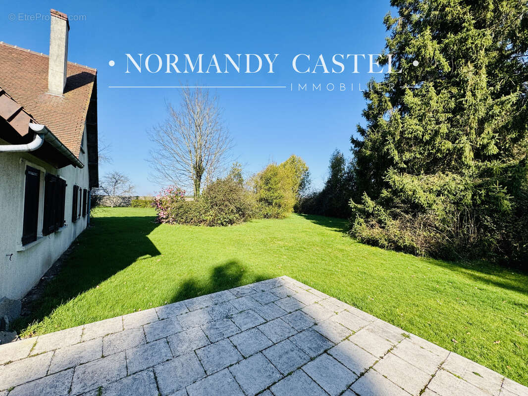 Maison à SAINT-PHILBERT-DES-CHAMPS