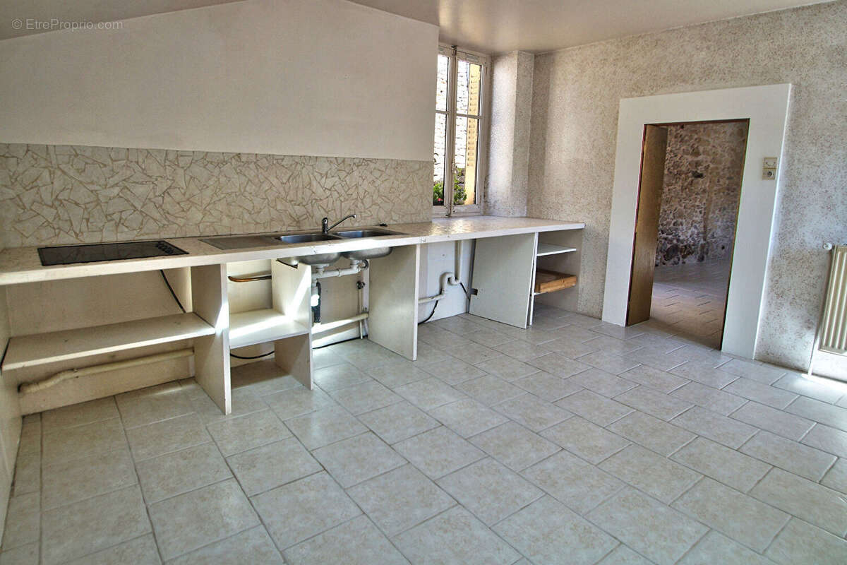 Maison à CHAZAY-D'AZERGUES