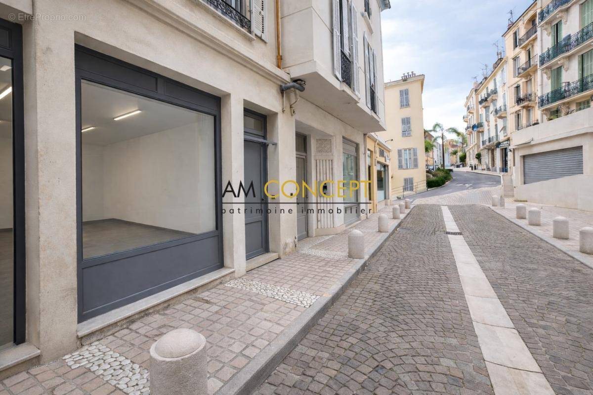 Commerce à BEAUSOLEIL