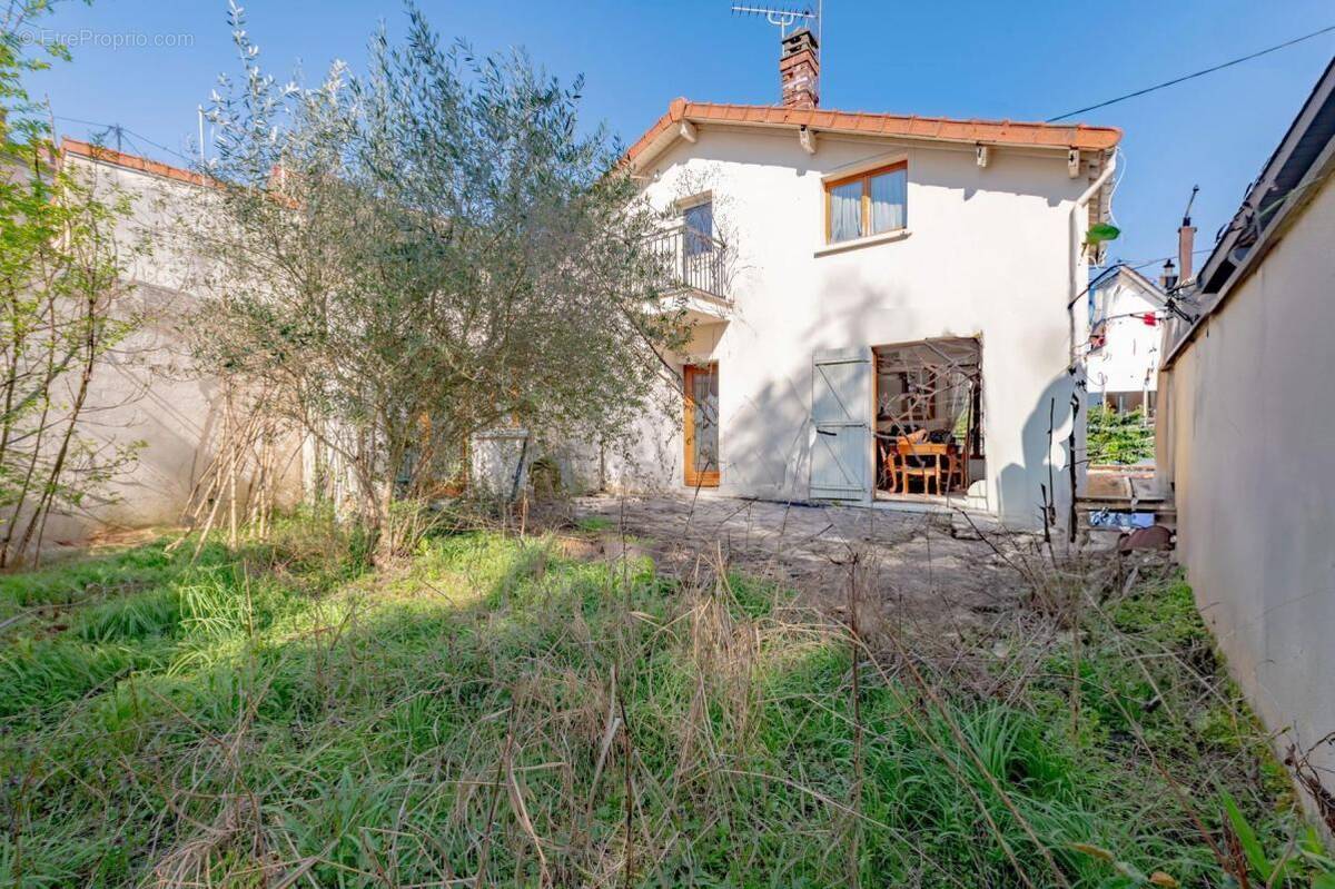 Maison à SAINT-MAUR-DES-FOSSES